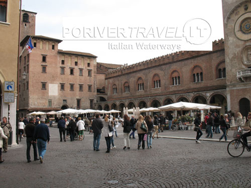 Mantova Piazza Erbe